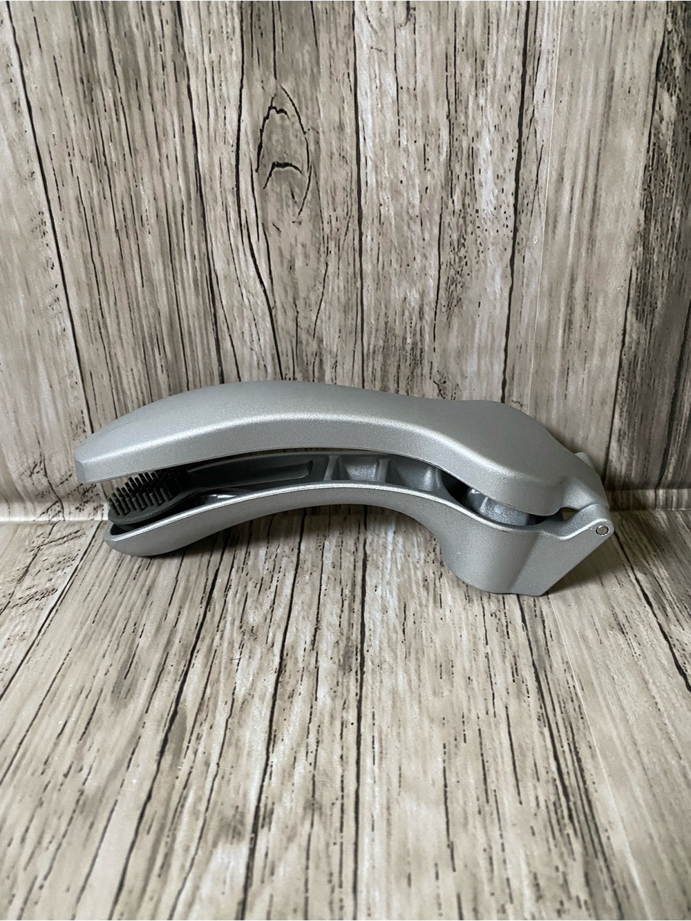 Pampered Chef Silver Handheld Garlic Press